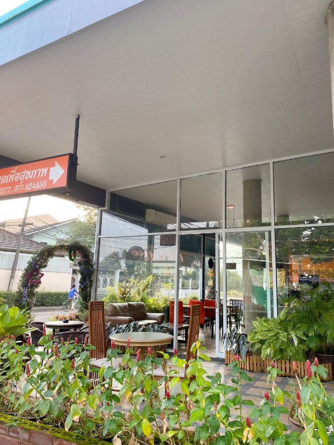 Tanatnan Hotel Ranong Ngoại thất bức ảnh