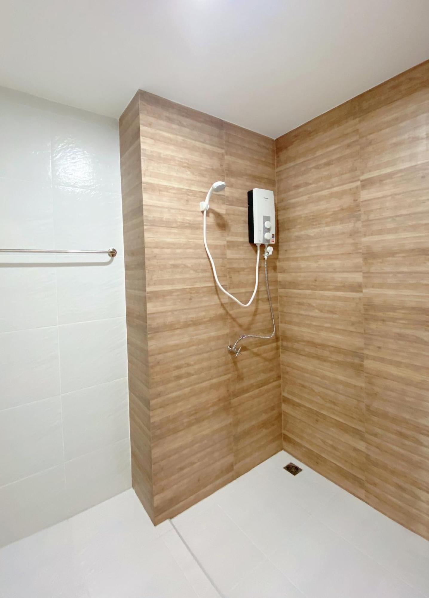 Tanatnan Hotel Ranong Ngoại thất bức ảnh