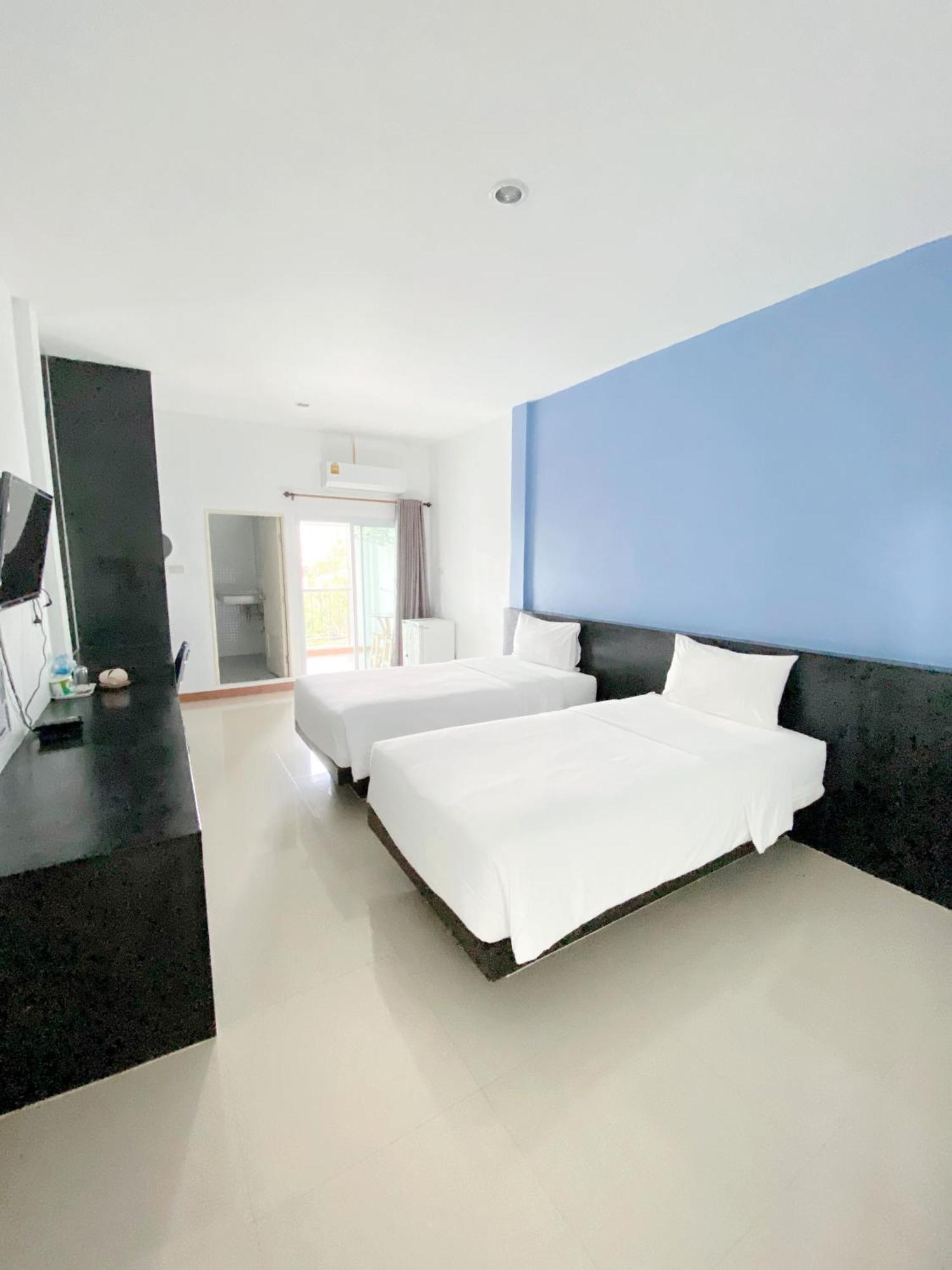 Tanatnan Hotel Ranong Ngoại thất bức ảnh