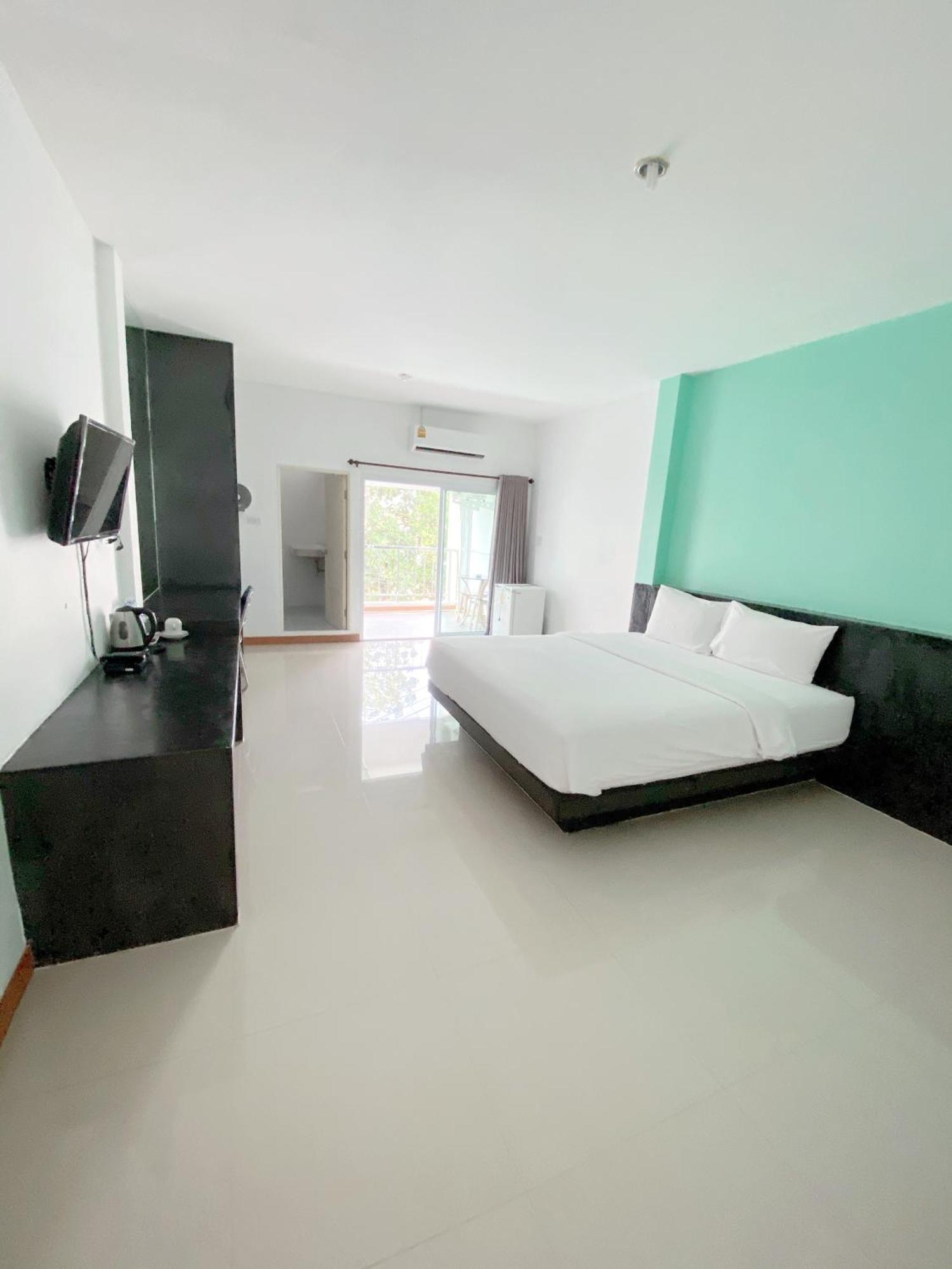 Tanatnan Hotel Ranong Ngoại thất bức ảnh