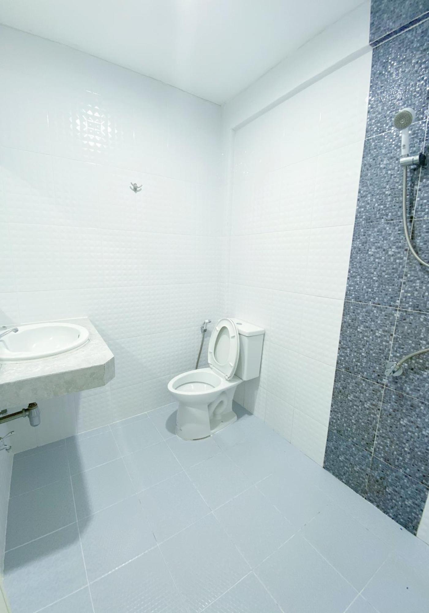 Tanatnan Hotel Ranong Ngoại thất bức ảnh