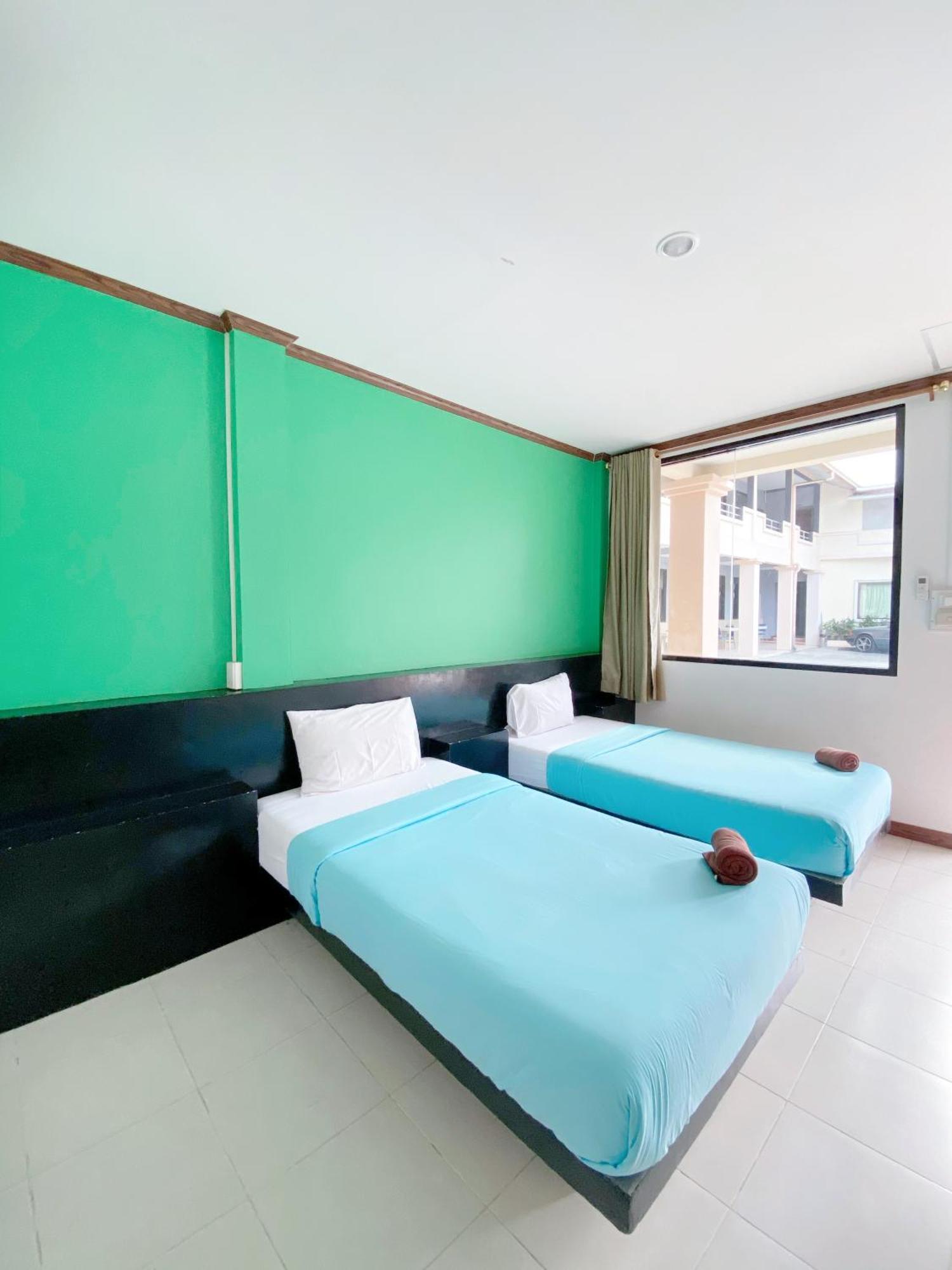 Tanatnan Hotel Ranong Ngoại thất bức ảnh